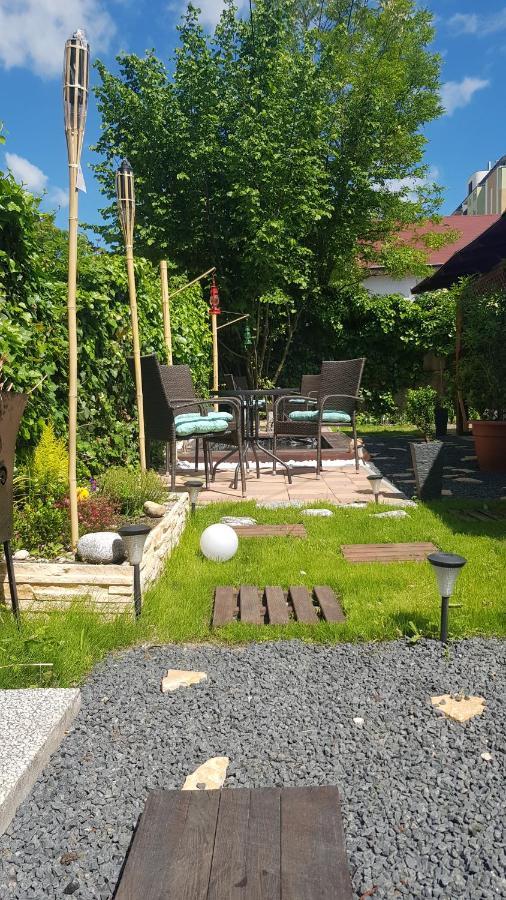 Joy Guesthouse Сиофок Екстериор снимка
