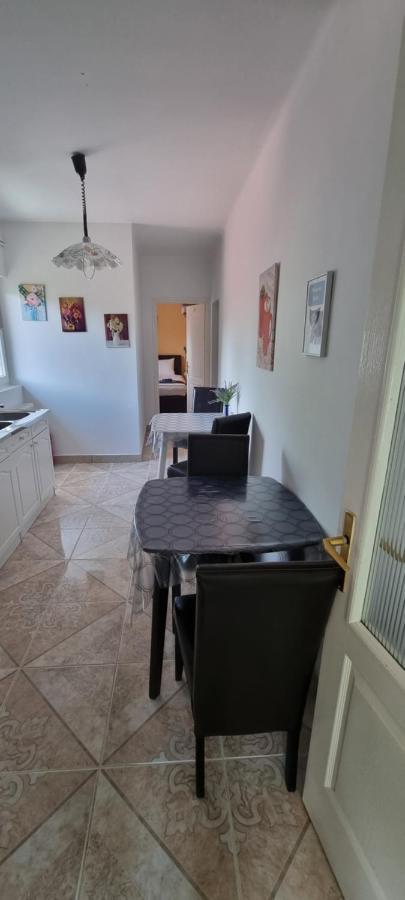Joy Guesthouse Сиофок Екстериор снимка
