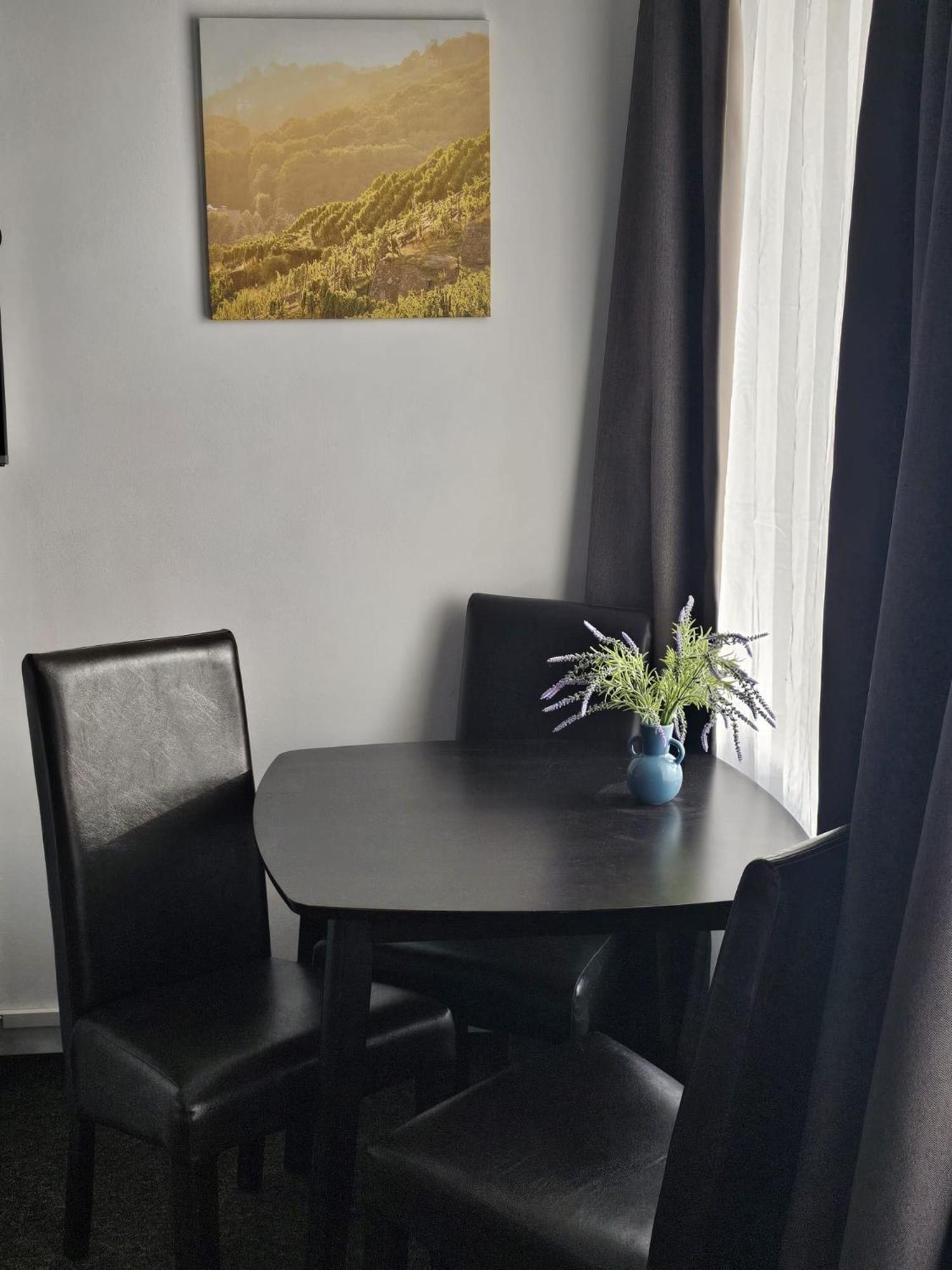 Joy Guesthouse Сиофок Екстериор снимка