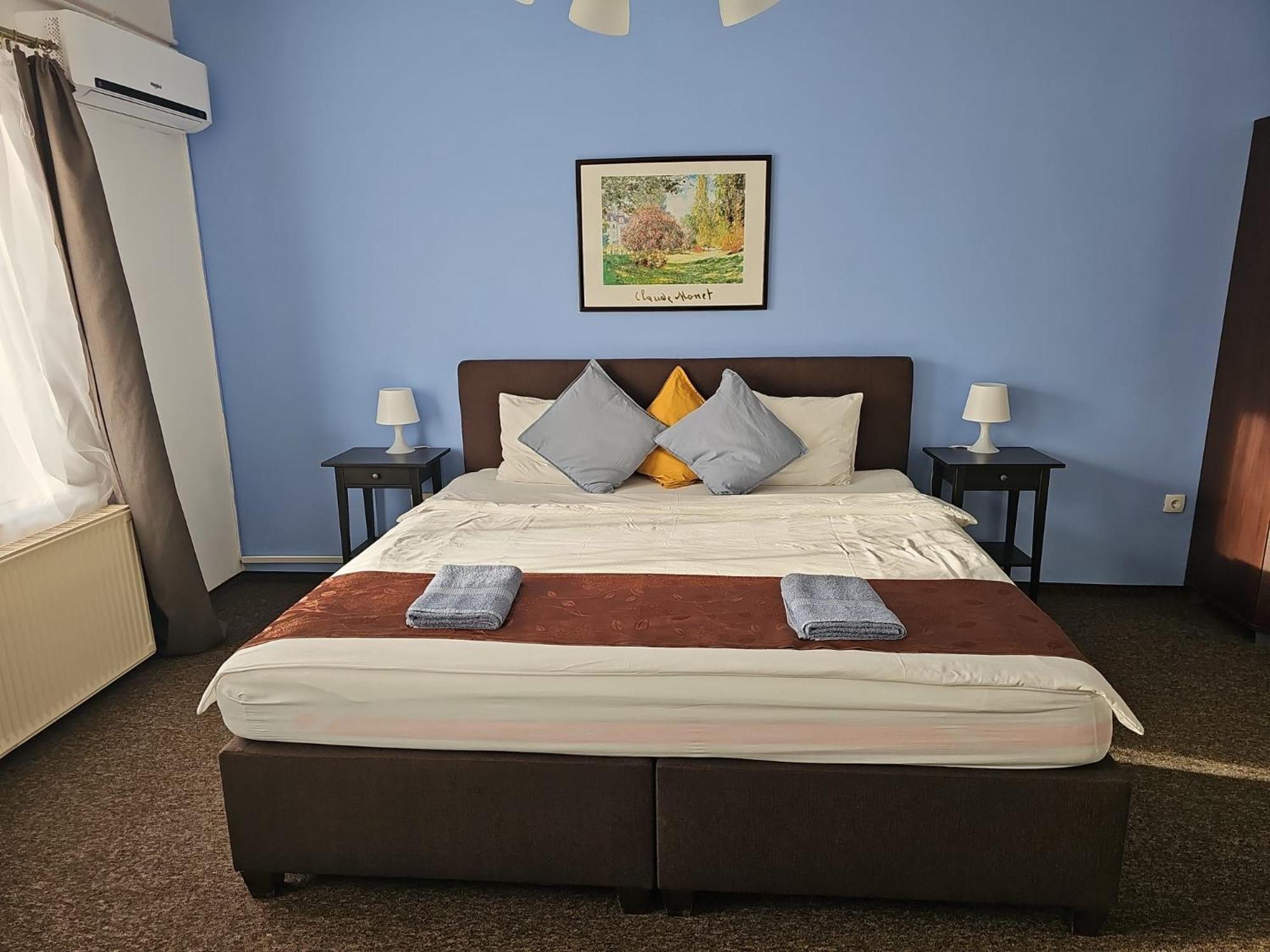 Joy Guesthouse Сиофок Екстериор снимка