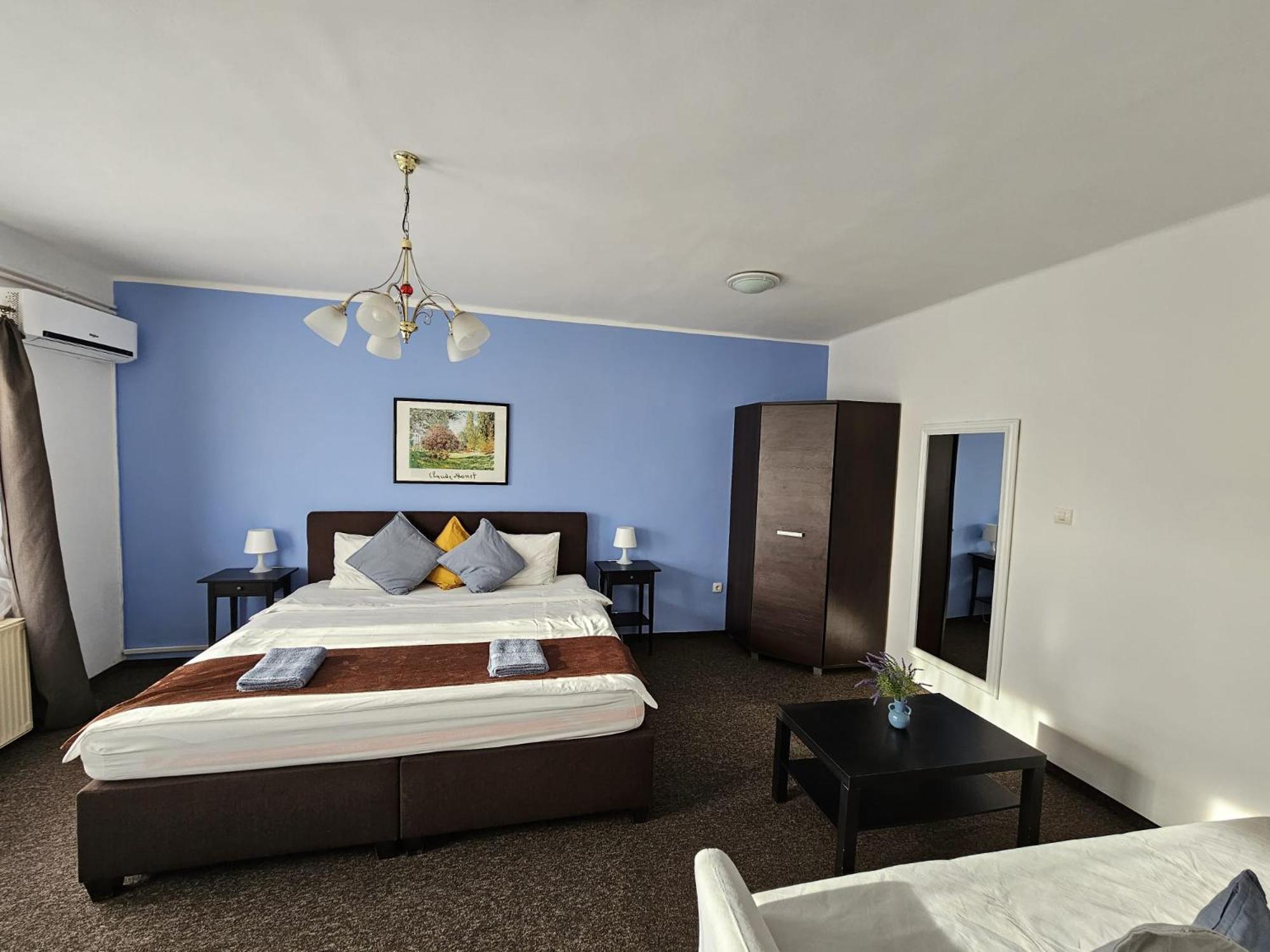 Joy Guesthouse Сиофок Екстериор снимка