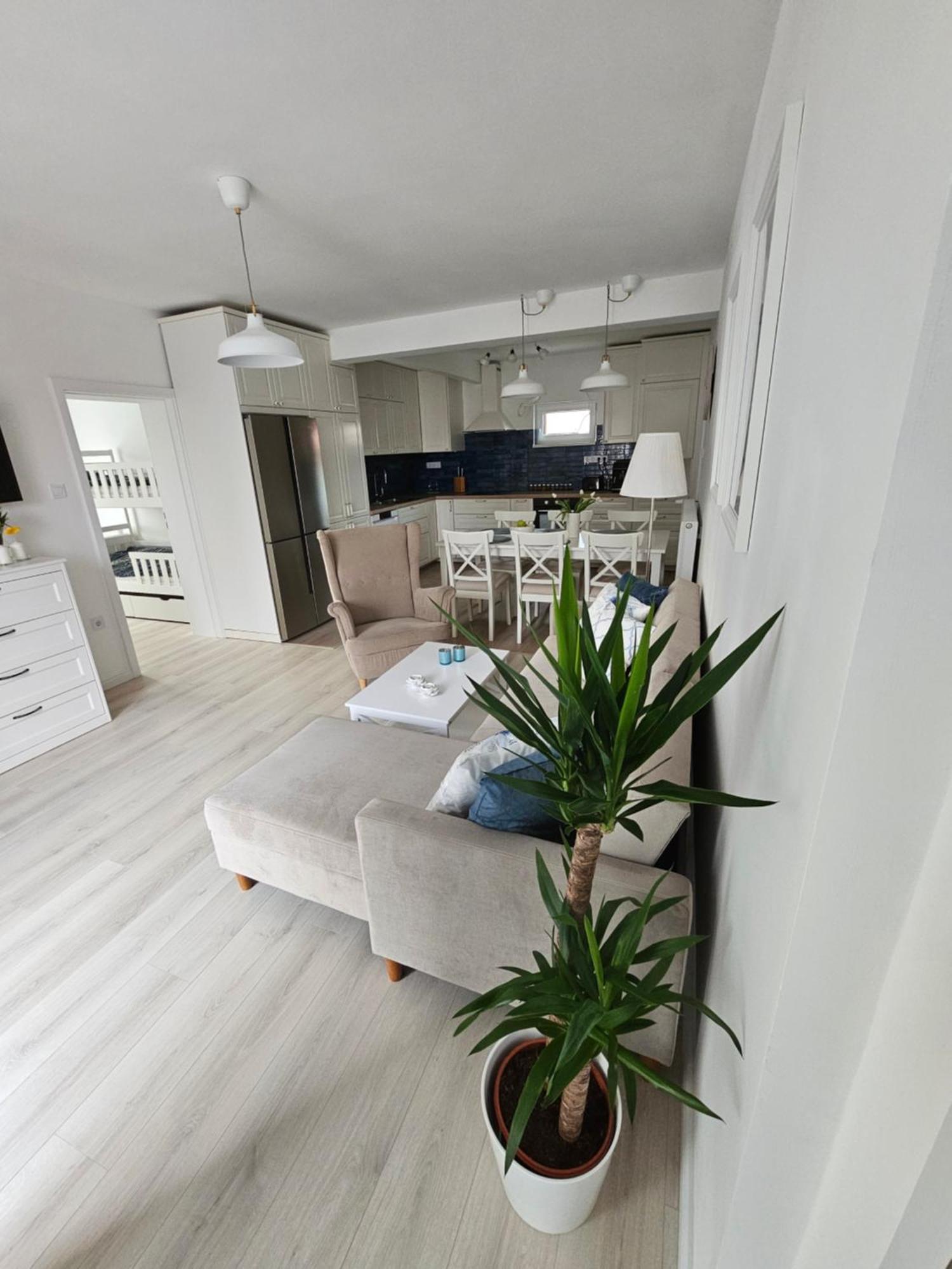 Joy Guesthouse Сиофок Екстериор снимка