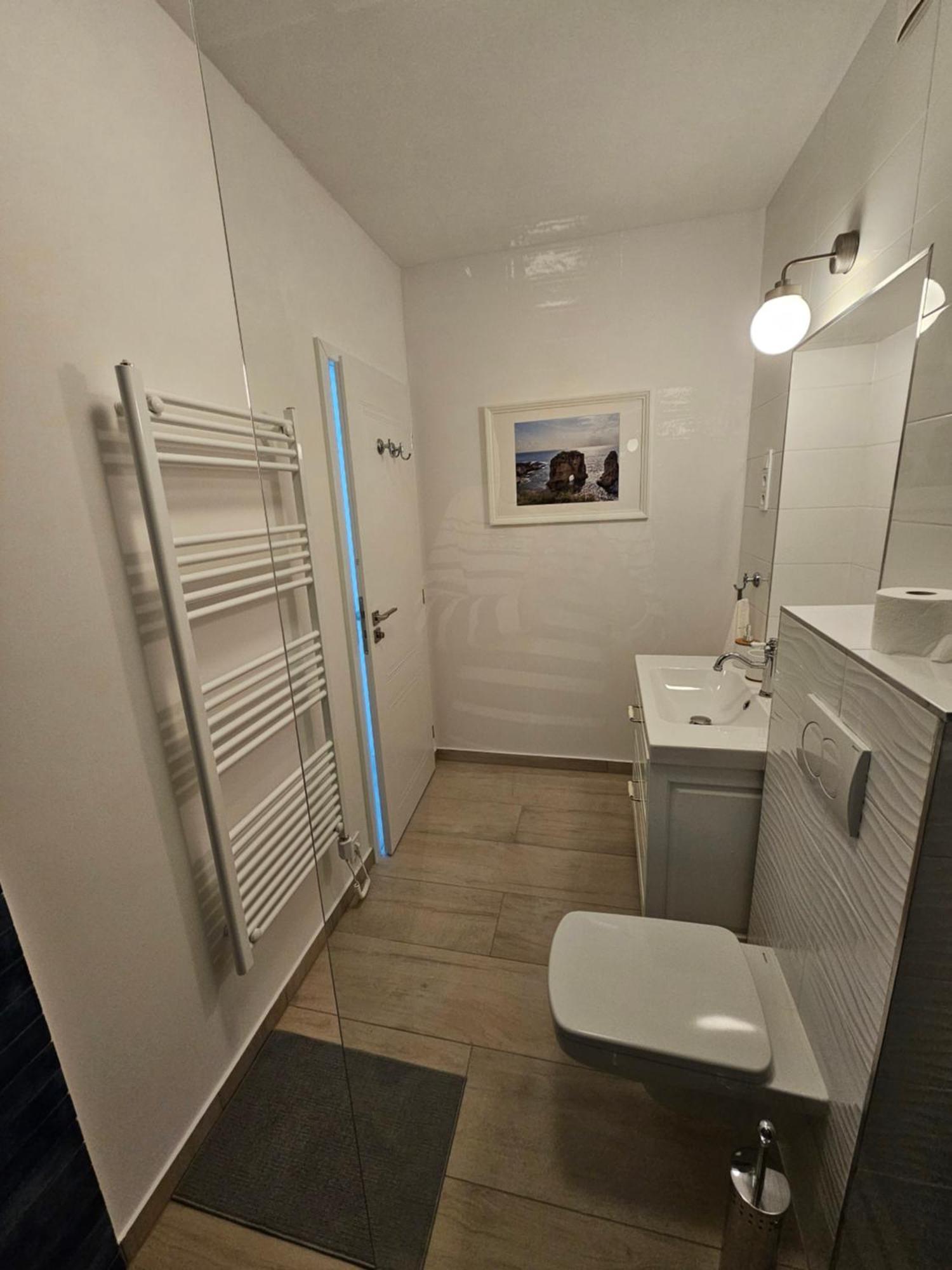 Joy Guesthouse Сиофок Екстериор снимка