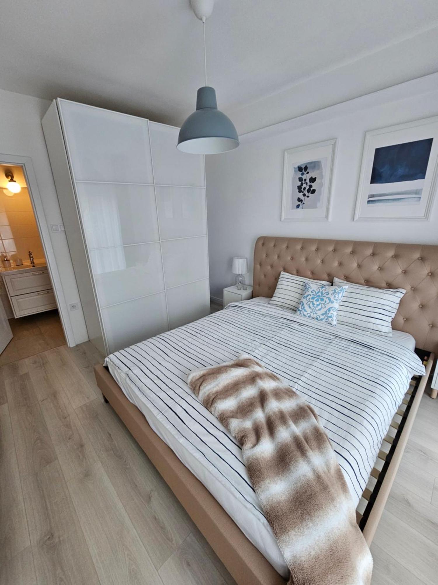 Joy Guesthouse Сиофок Екстериор снимка