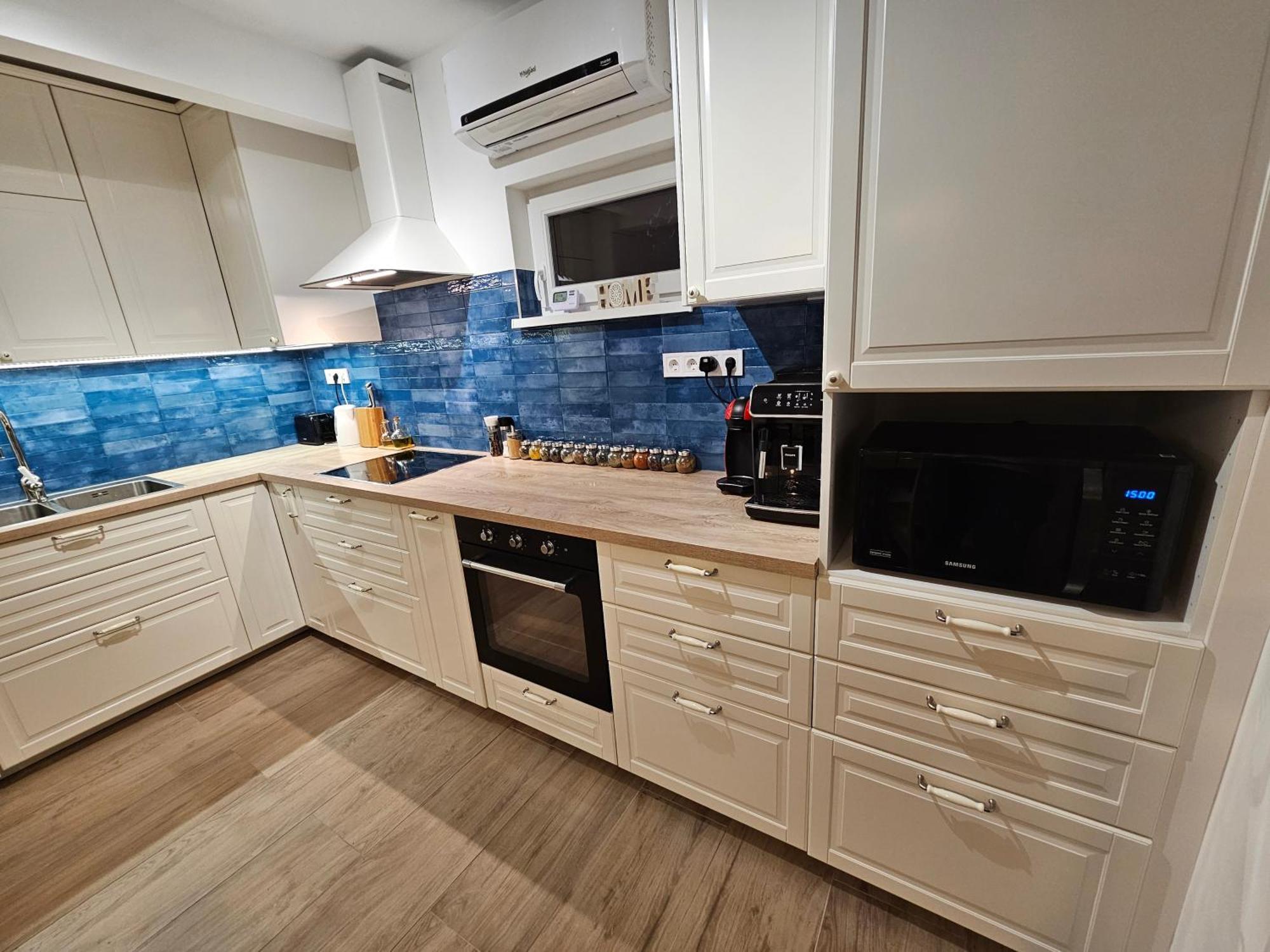 Joy Guesthouse Сиофок Екстериор снимка