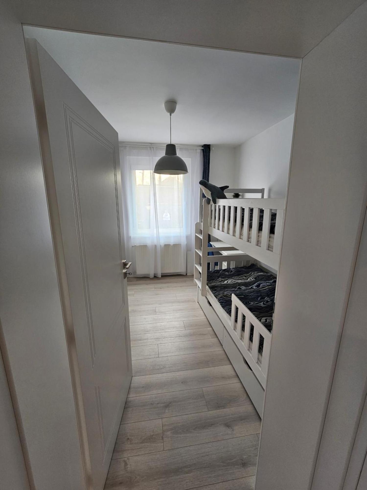 Joy Guesthouse Сиофок Екстериор снимка