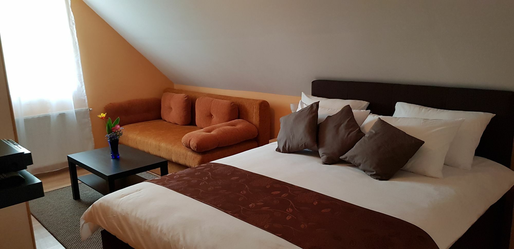 Joy Guesthouse Сиофок Екстериор снимка