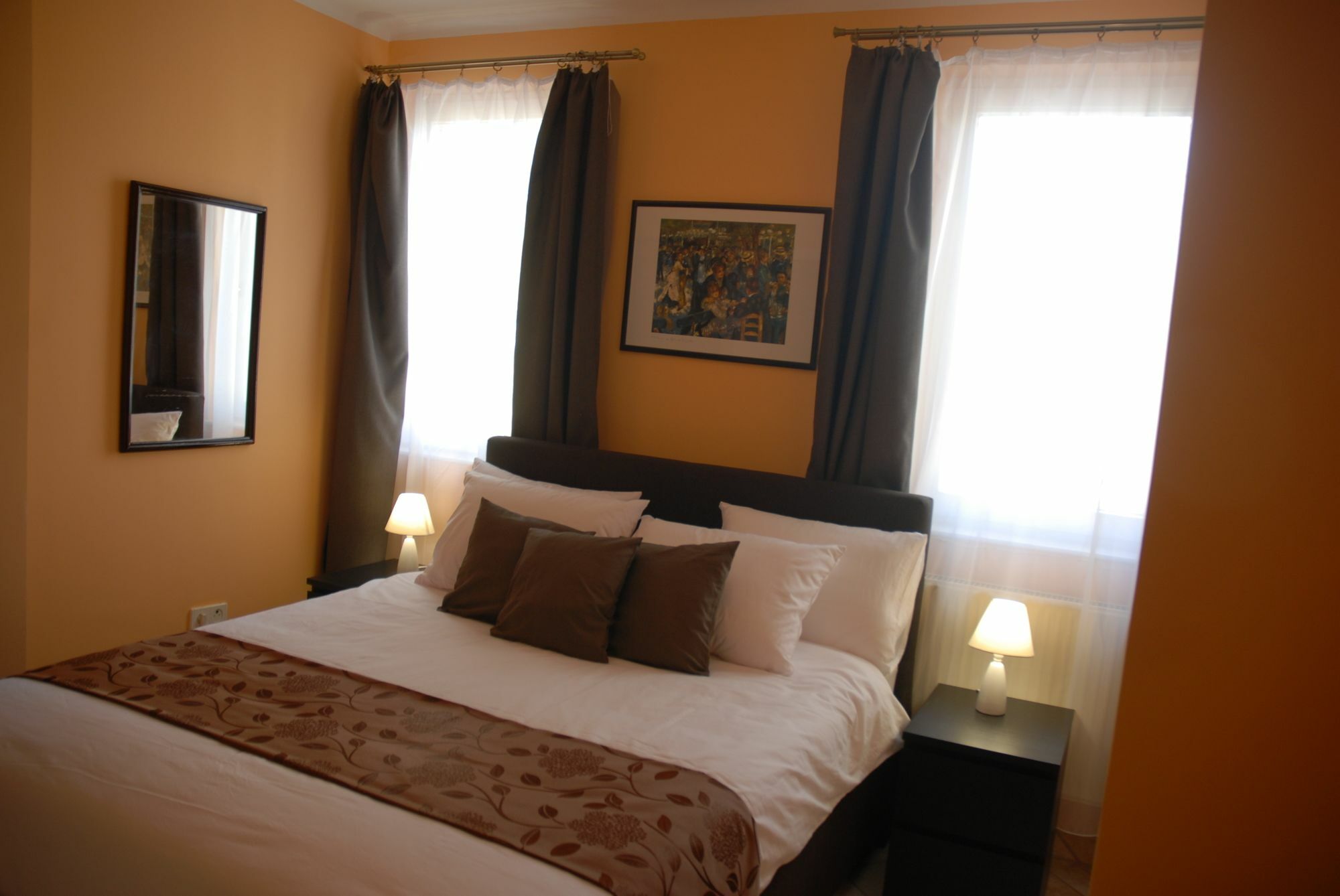 Joy Guesthouse Сиофок Екстериор снимка